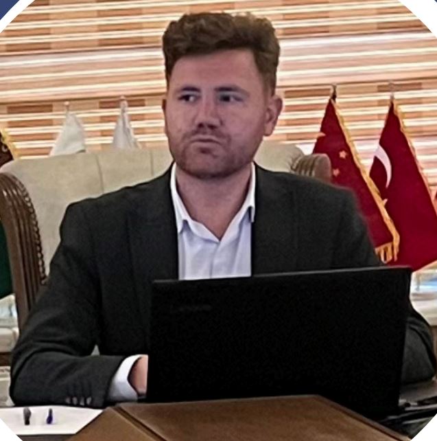 دکتر اسمعیل غفاری- مدیرعامل